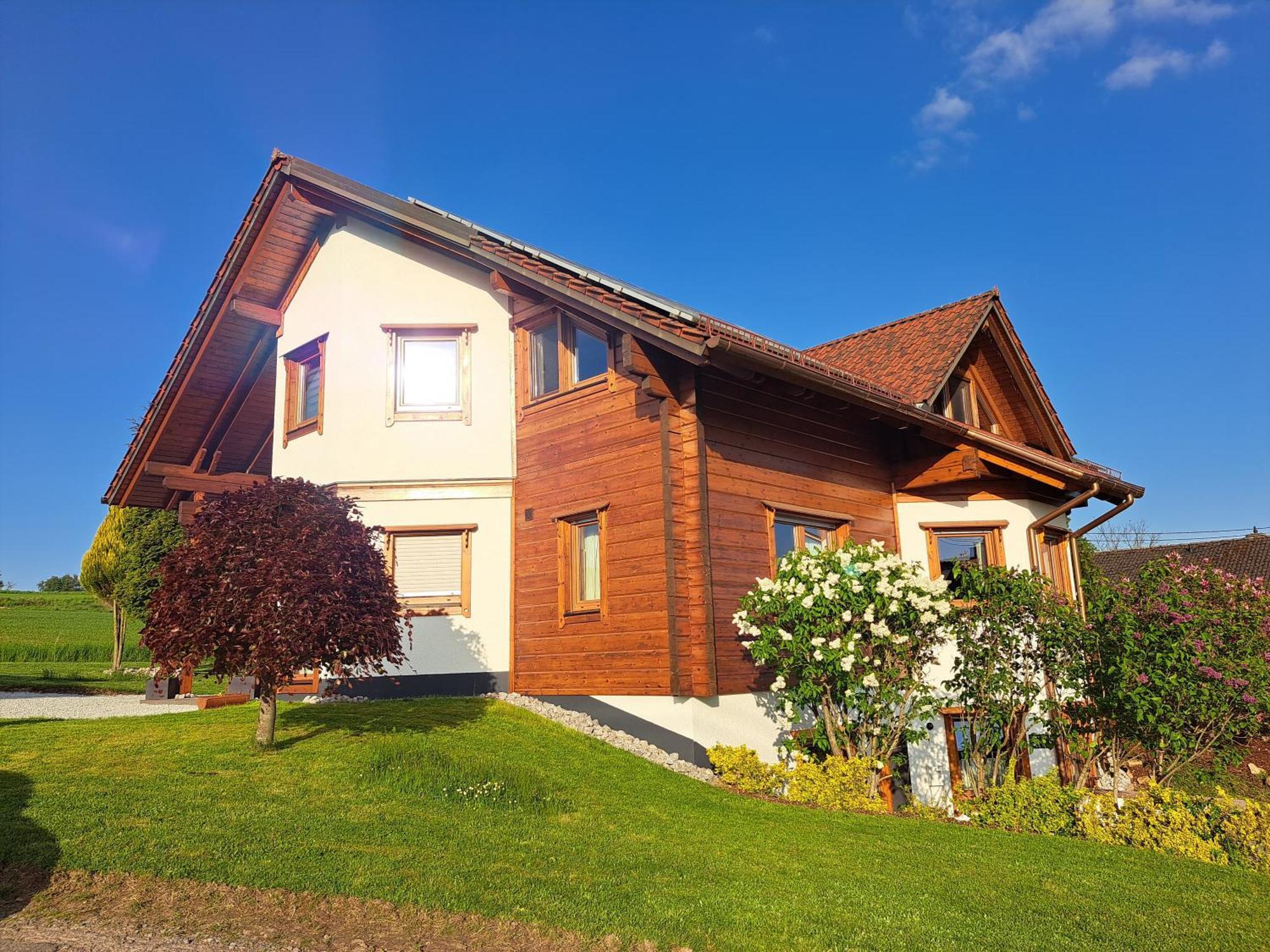 Steewer Landhaus Gemuetliche Ferienwohnung Bis 6 Pers In Ruhiger Ortsrandlage Stebach Exterior photo