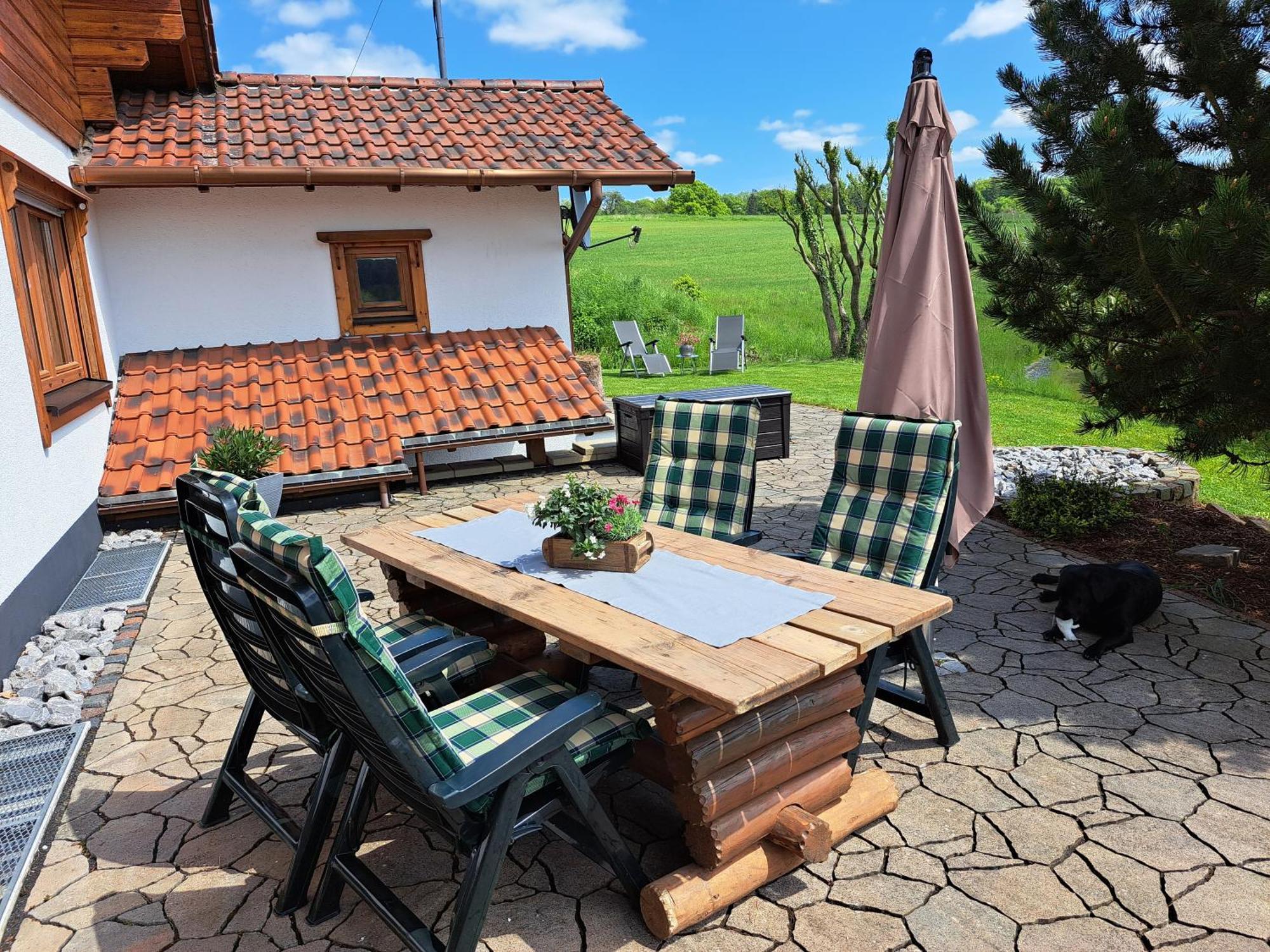 Steewer Landhaus Gemuetliche Ferienwohnung Bis 6 Pers In Ruhiger Ortsrandlage Stebach Exterior photo